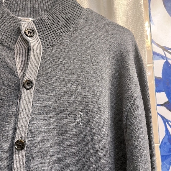 Men’s Peter Millar Gray 100% Merino Wool Cardigan Sweater Size Large - Picture 4 of 8